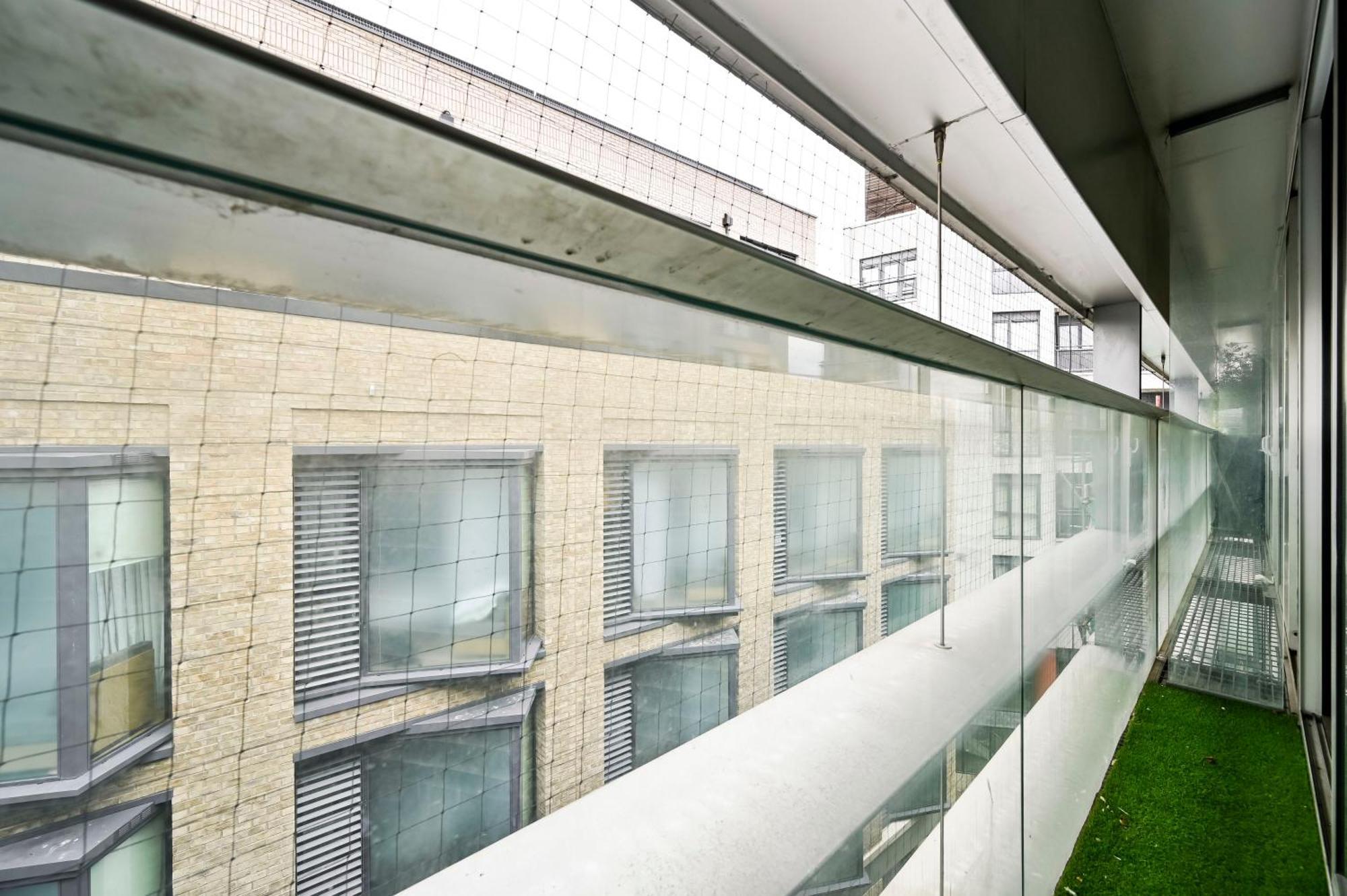 Lovely 2-Bed, Sleeps 6, Near Stratford Station & Abba Voyage, Londra Dış mekan fotoğraf